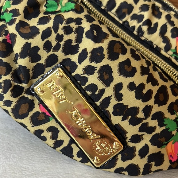 Betsey Johnson Mini Cheetah Blossom Crossbody - Picture 2 of 6